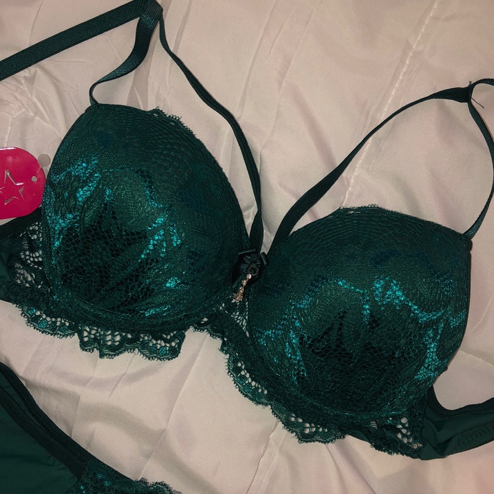 intimates - Picture 2 of 4